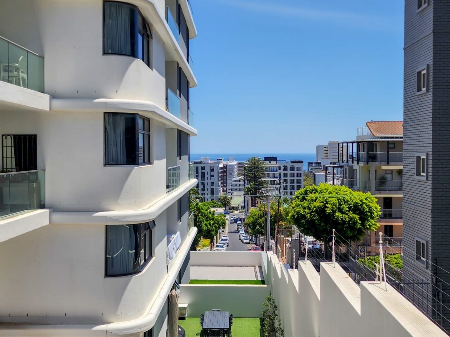 2 Bedroom Property for Sale in Sea Point Western Cape